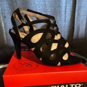 Brand New Rialto pumps